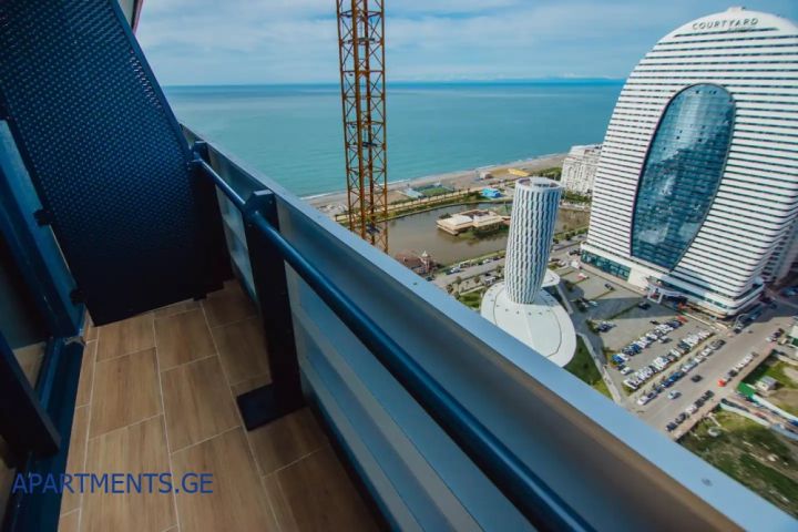 სტუდიო, D ბლოკი · № 33-31
