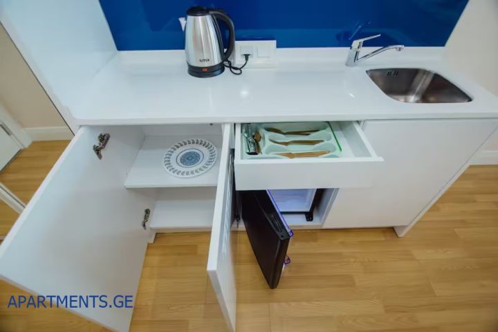 სტუდიო, D ბლოკი · № 10-23